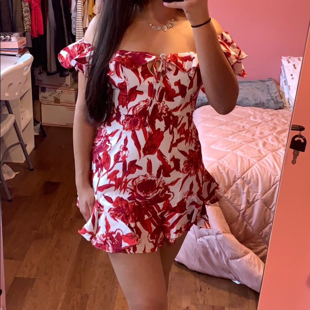 Off the shoulder mini dress 🌺 - Picture 2 of 9